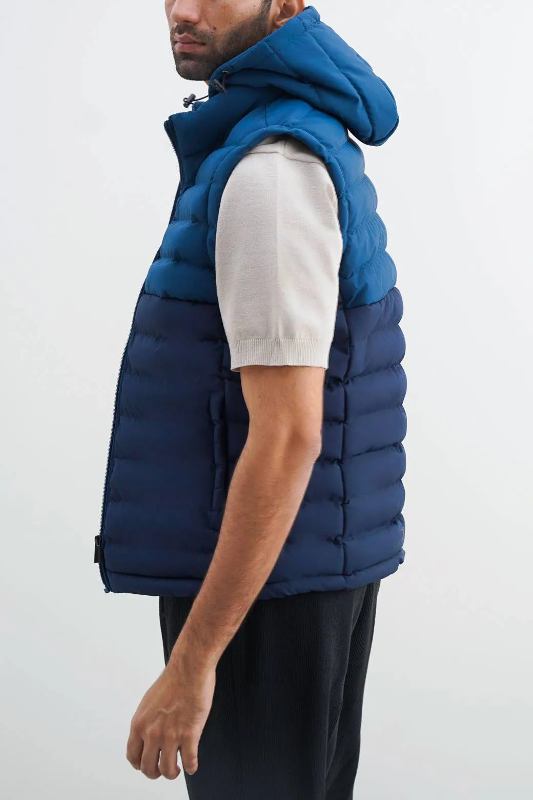 CONTRAST GILET