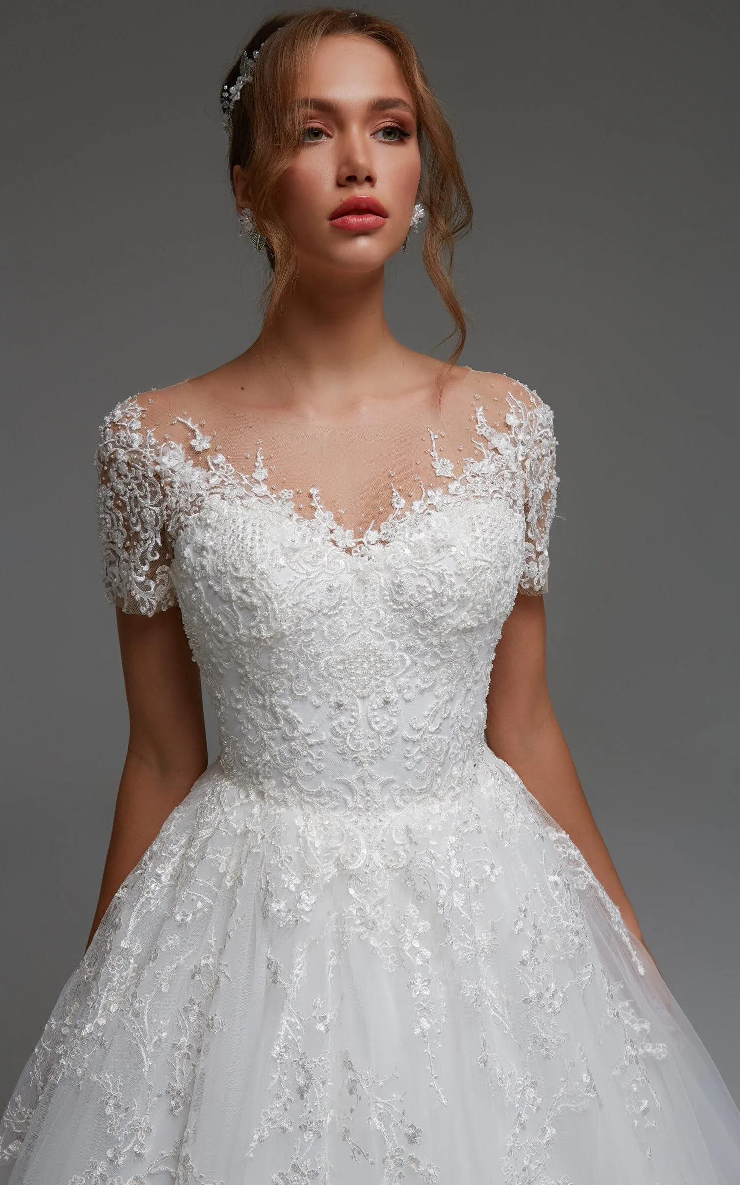 Elegant Bateau Short Sleeve Sweep Train Floor-Length A Line Ball Gown Wedding Dress With Appliques-716173