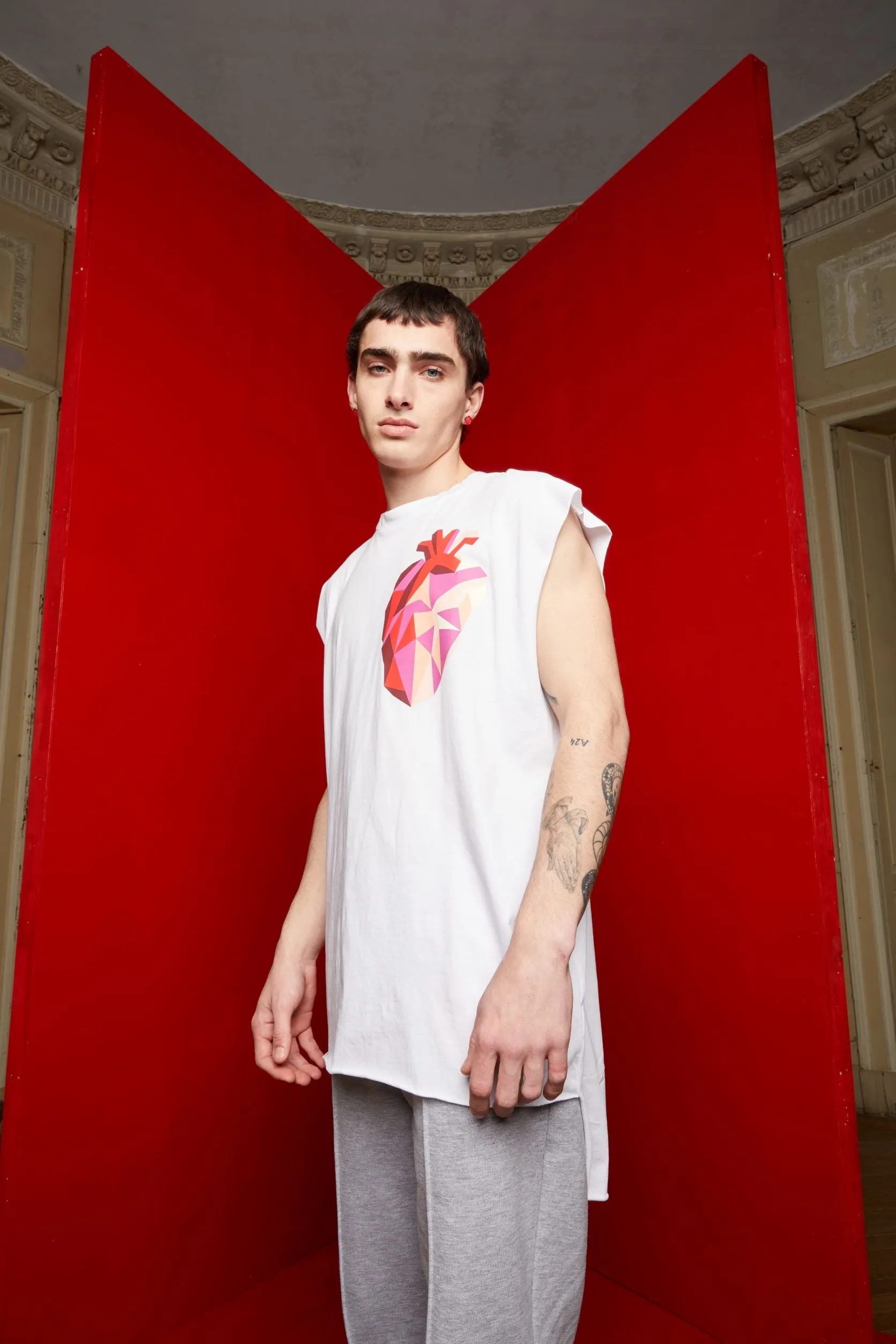 Heart T-shirt Sleeveless Oversize UNISEX