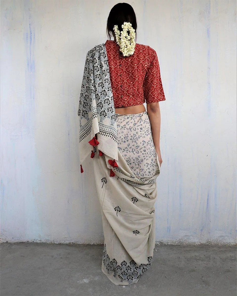 Ivory Grey Block Printed Cotton Mul Saree - God