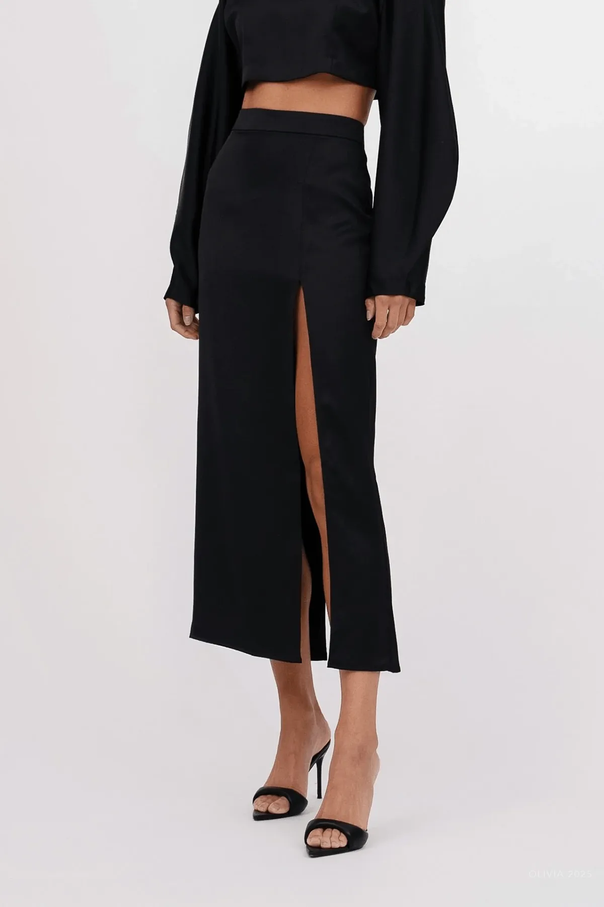 Lane Midi Skirt in Black