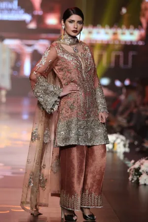 Latest Pakistani Party Wear in Peach Color #Y2027