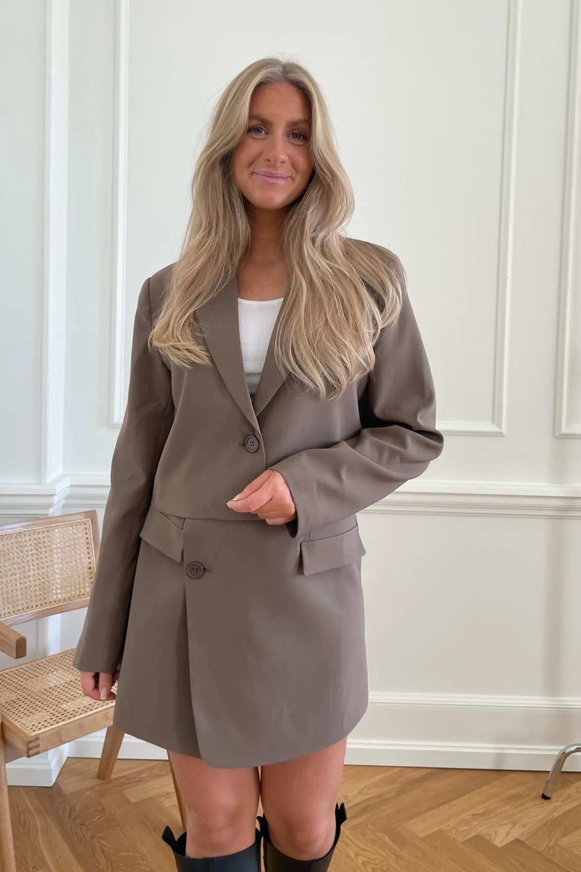 SelmaIC Cropped Blazer - Mørk Beige