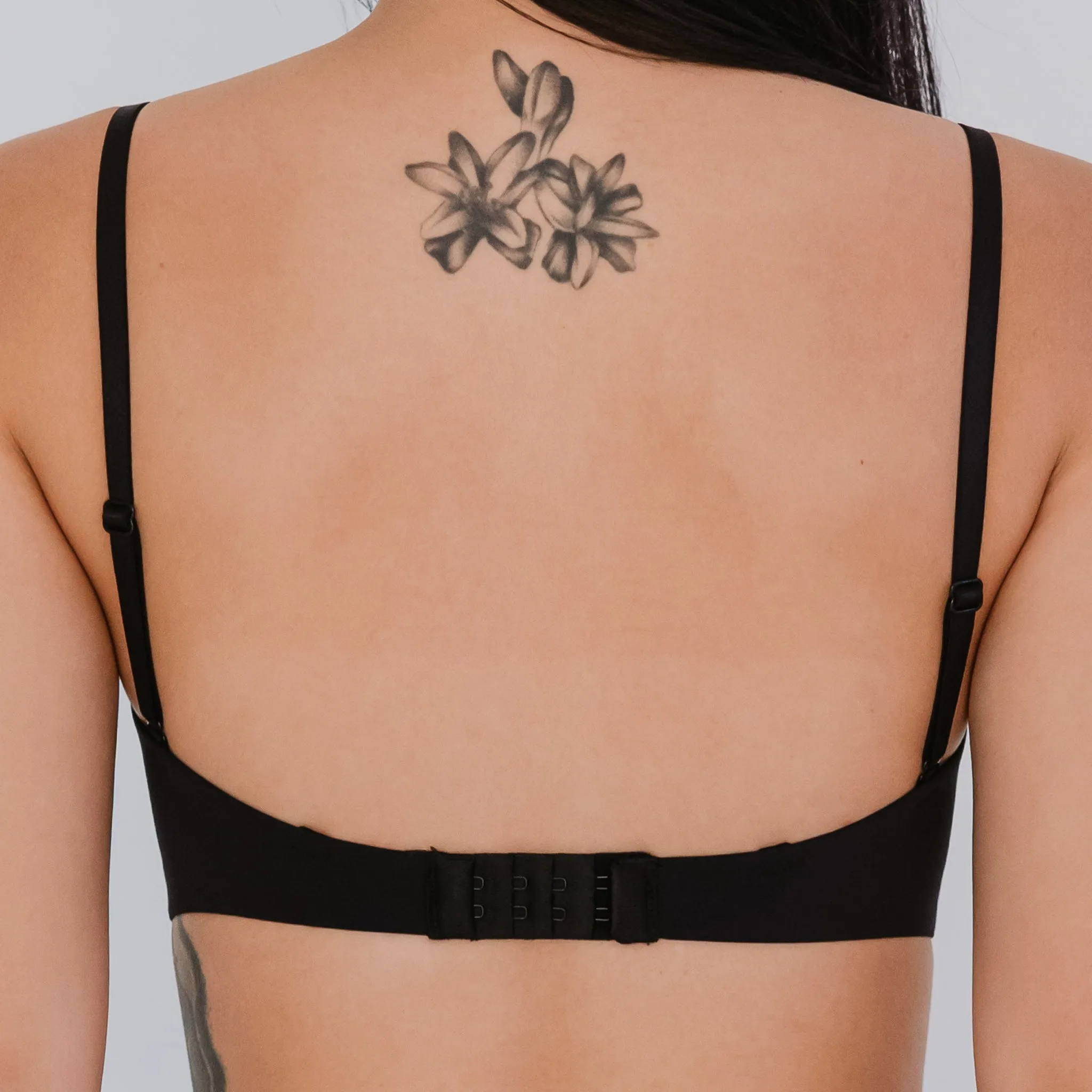 Timeless Essential! Plunge-Back Lightly-Lined Wireless T-Shirt Bra in Black