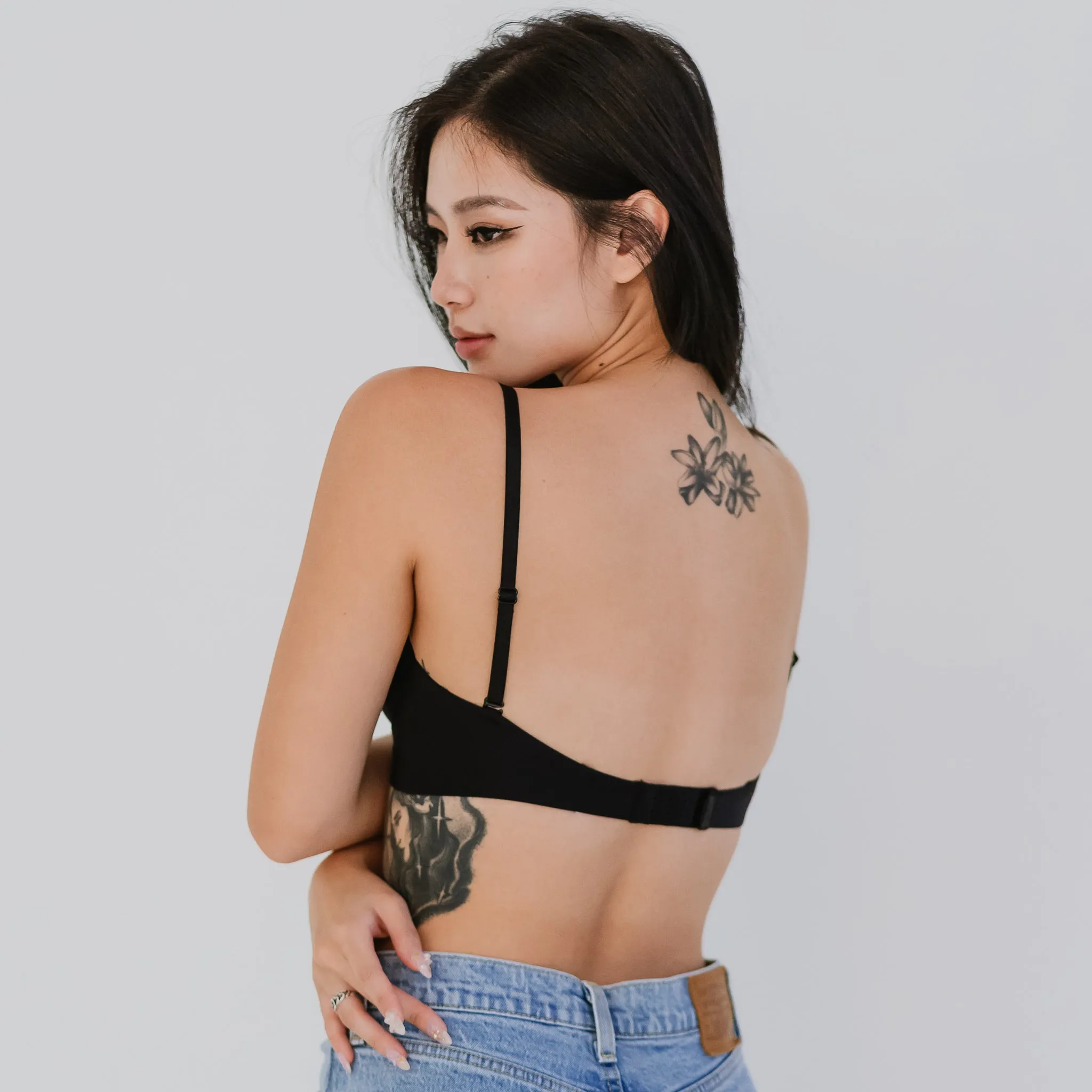 Timeless Essential! Plunge-Back Lightly-Lined Wireless T-Shirt Bra in Black